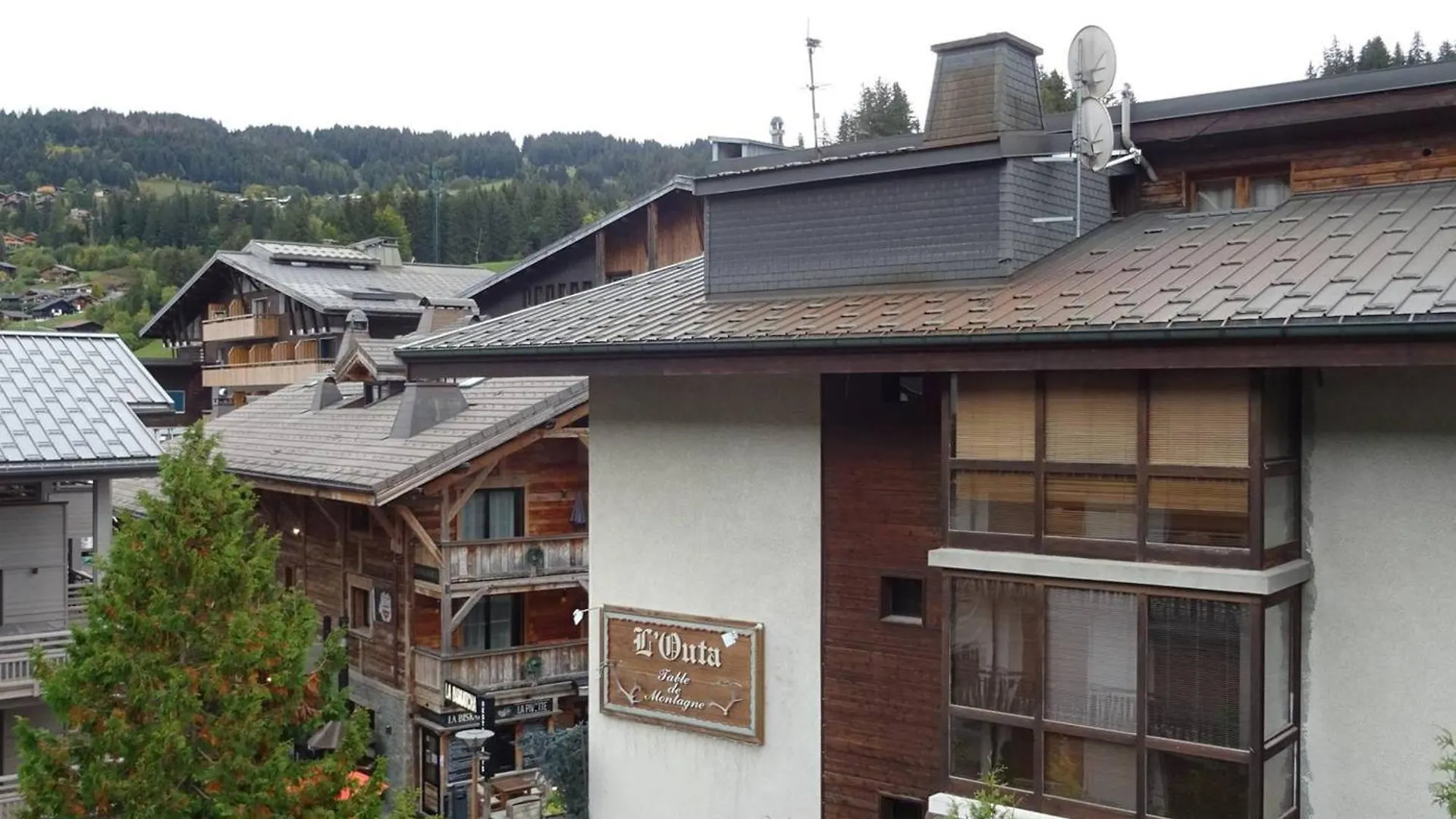 Studio Au Coeur Des Gets - 2 Pers - Wifi, Draps Et Serviettes Inclus, Pres Des Commerces - Fr-1-802-43 Les Gets 0*,  France